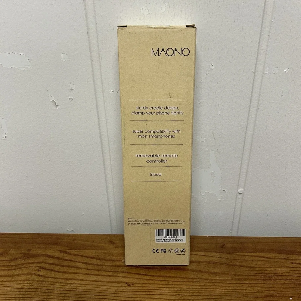 MAONO SELFIEStick New In‎ Box Bluetooth Black Tripod Removable Remote Control